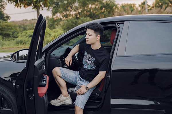 Giới thiệu tác giả Vũ Việt Phong